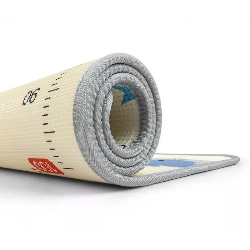 Play Foam Mat milly mally Modell 4688 — gerollte Schaumstoff-Spielmatte mit Bären- und Wal-Druck