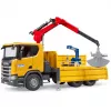 Spielzeug-Baulastwagen BRUDER Scania Super 560R mit Kran und 2 Paletten