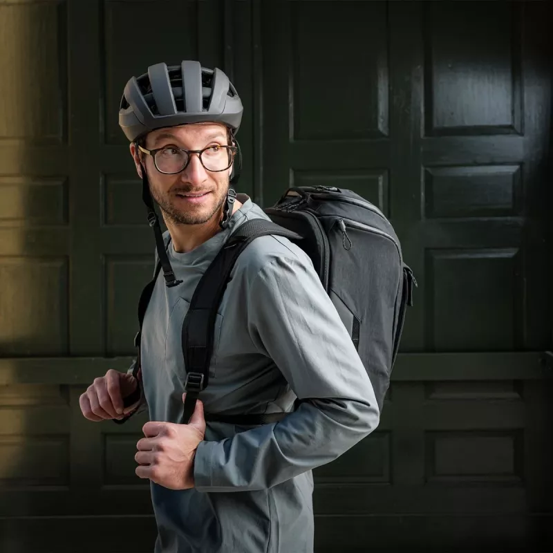 Thule 5091 Paramount Hybrid Pannier 26L Schwarz