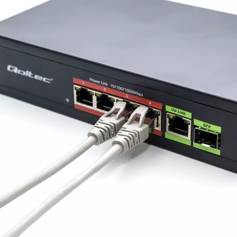 Ethernet PoE Switch QOLTEC 52296 — 4x RJ45 PoE-Ports, 1x RJ45 Uplink