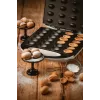Waffeleisen Adler AD 3039 — 24 Waffeln, 1600 W, weiß, antihaftbeschichtet, kühlbleibende Griffe