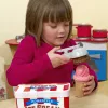 Melissa & Doug Scoop & Stack Eiscreme-Set Spielküche