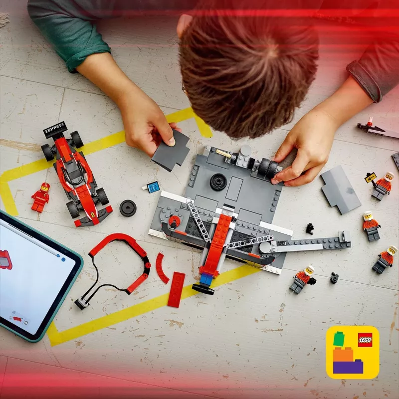 LEGO City F1-Boxenstopp-Set 60443 – Ferrari F1-Auto, 322 Teile, 5 Minifiguren, Alter 6+