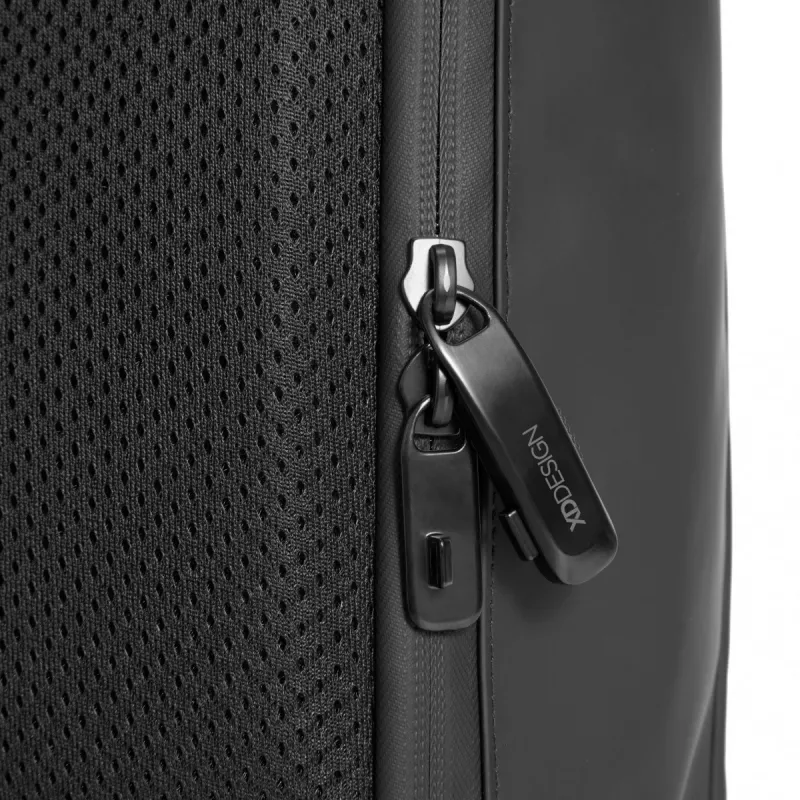 Rucksack XDDESIGN URBAN FLAP-TOP P706.2601 — wasserabweisend, leicht, schwarz