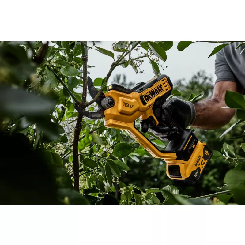 Astschere DeWALT DCMPP568N-XJ batteriebetriebene Gartenschere, max. Schnitt Ø 3,8 cm, LED-Licht, 1,34 kg