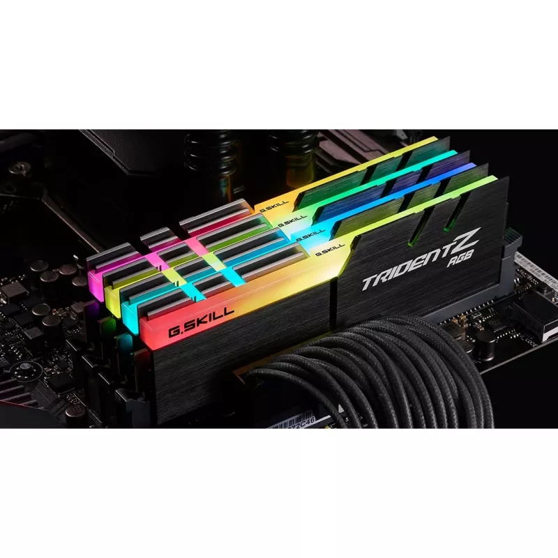 DIMM 32 GB DDR4-3600 (4x 8 GB) Quad-Kit, Speicher schwarz, F4-3600C16Q-32GTZRC, Trident Z RGB, INTEL XMP