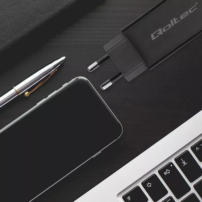 GaN 90W Ladegerät QOLTEC 52420 USB-C PD 5–20V 3A/4,5A Ausgang, 220–240V Eingang, 1,8 m Kabel, schwarz