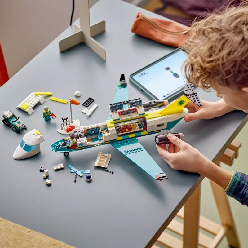 LEGO City Rettungsflugzeug 60465 – kleines Rettungsflugzeug-Bauset, 403 Teile, 4 Minifiguren, Alter 6+