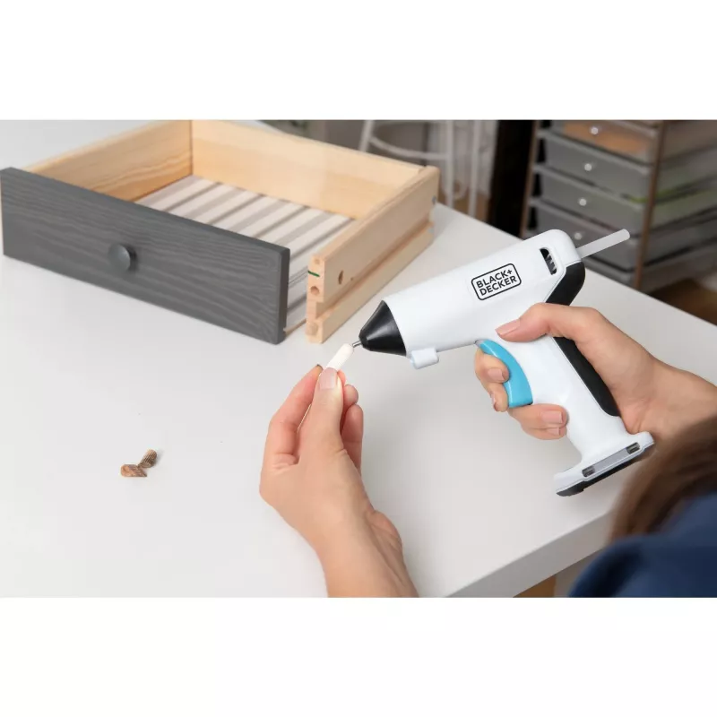 Schwarz+Decker BCGL115-XJ Heißklebepistole 3,6 V wiederaufladbarer Akku USB-C-Ladekabel 1 (BCGL115-XJ)