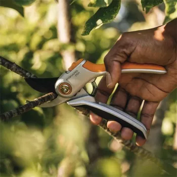 Fiskars 1057168 Plus Metal Gartenschere Bypass (1057168)