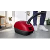 Staubsauger Bosch BGB 41RD3H — 600 W, 4 l Staubbeutel, HEPA-Filter, 11 m Aktionsradius, Teleskoprohr, rot