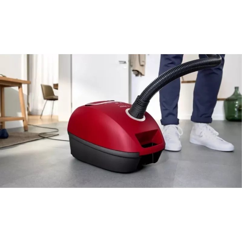 Staubsauger Bosch BGB 41RD3H — 600 W, 4 l Staubbeutel, HEPA-Filter, 11 m Aktionsradius, Teleskoprohr, rot