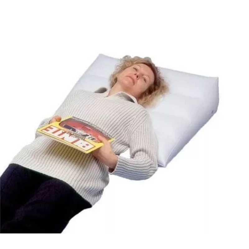 Aufblasbares Kissen SUNDO 43721 orthopädisches Dreieckskissen 100 mm Höhe 600×600 mm für Bein- und Rückenstütze