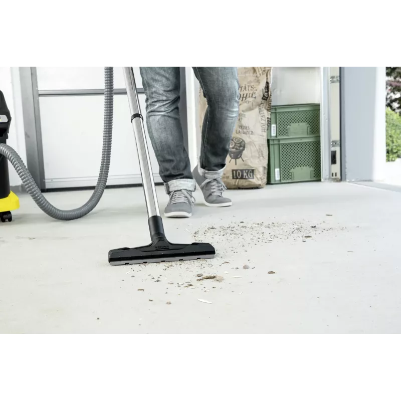 Trockensauger Karcher AD 4 Premium — 17 l, 600 W, beutellos, Metallschlauch, Chromrohr