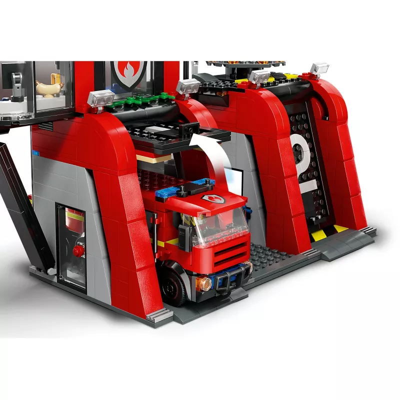 Konstruktionsspielzeug LEGO City Feuerwache mit Drehleiterfahrzeug 60414 — 843 Teile, 5 Minifiguren, 220×320×140 mm