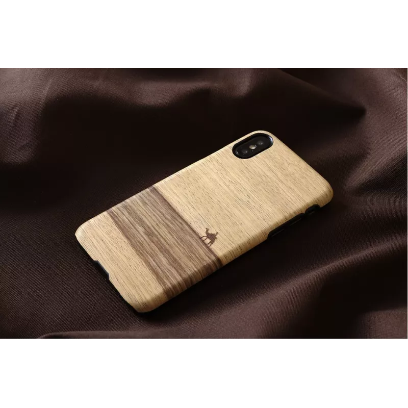 Schutzhülle MAN&WOOD für iPhone X/XS – Terra Schwarz, schützende Rückseite