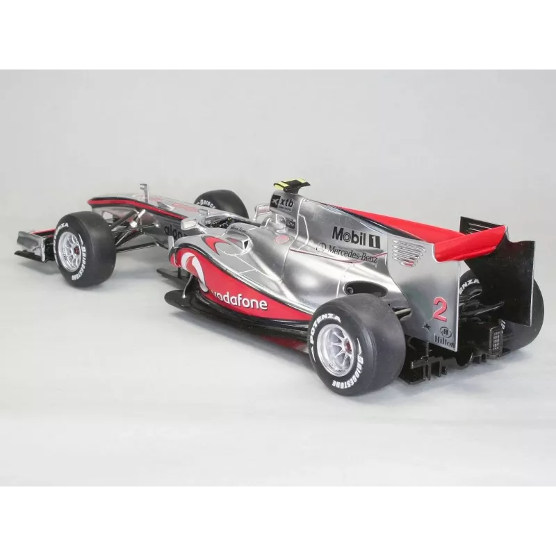 REVELL Plastikmodell McLaren Mercedes MP4-25 Lewis Hamilton — Maßstab 1:24