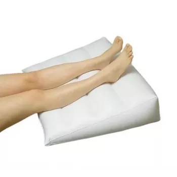 Aufblasbares Kissen SUNDO 43721 orthopädisches Dreieckskissen 100 mm Höhe 600×600 mm für Bein- und Rückenstütze