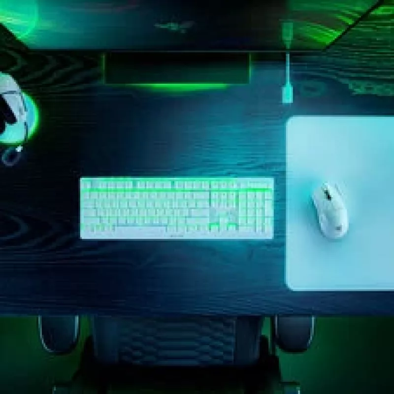 Gaming-Maus und Mauspad Bundle Razer Viper V3 Pro + Gigantus M — Weiß