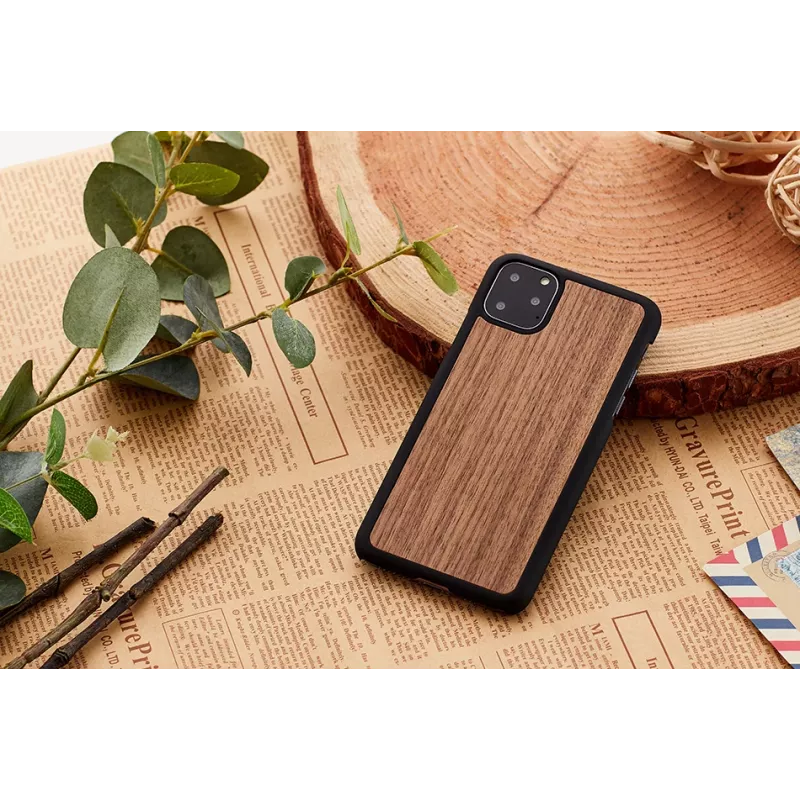 Smartphone-Hülle man and wood für iPhone 11 Pro — schwarze Walnuss