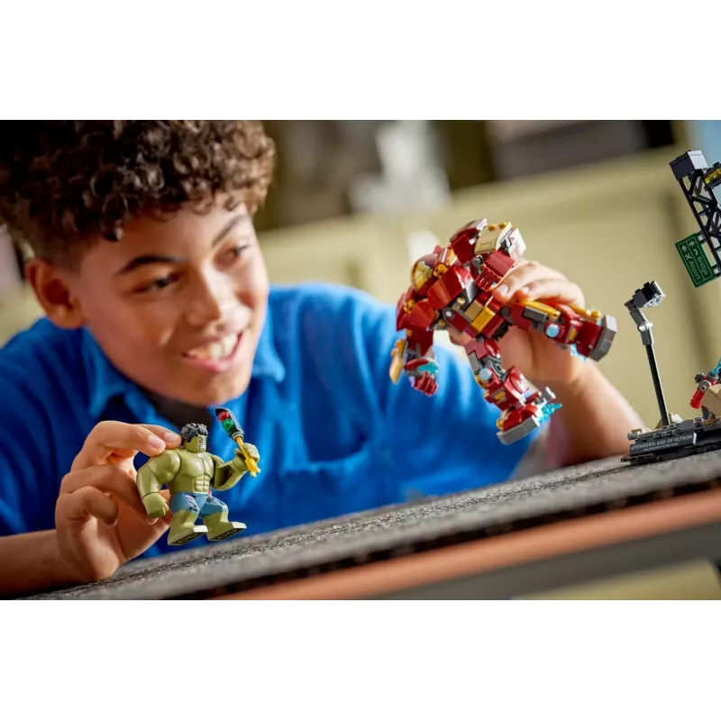 LEGO MARVEL 76343 Epischer Kampf: Hulkbuster gegen den Hulk