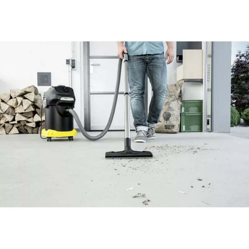 Trockensauger Karcher AD 4 Premium — 17 l, 600 W, beutellos, Metallschlauch, Chromrohr
