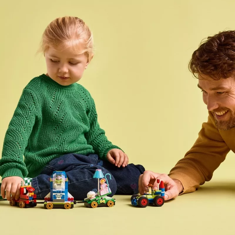 LEGO Disney Toy Story Celebration Train and RC Car Set 43264 — 206 Teile, 4 Minifiguren, Alter 4+