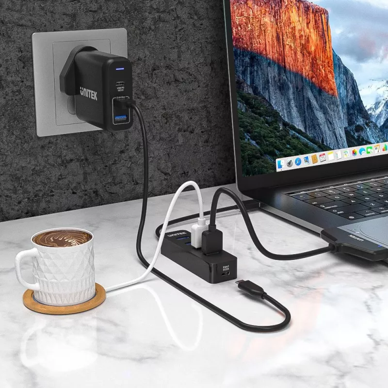 UNITEK uHUB Q4 USB 3.2 Gen 1 (3.1 Gen 1) Type-A 5000 Mbit/s Schwarz