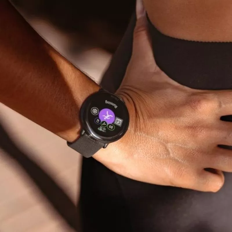 Polar Ignite 3 - Sportuhr mit Armband - Silikon - Bandgröße: S/L - Display 3,3 cm (1,28 inch) - 32 MB - Bluetooth - 35 g - Night Black (900106234)