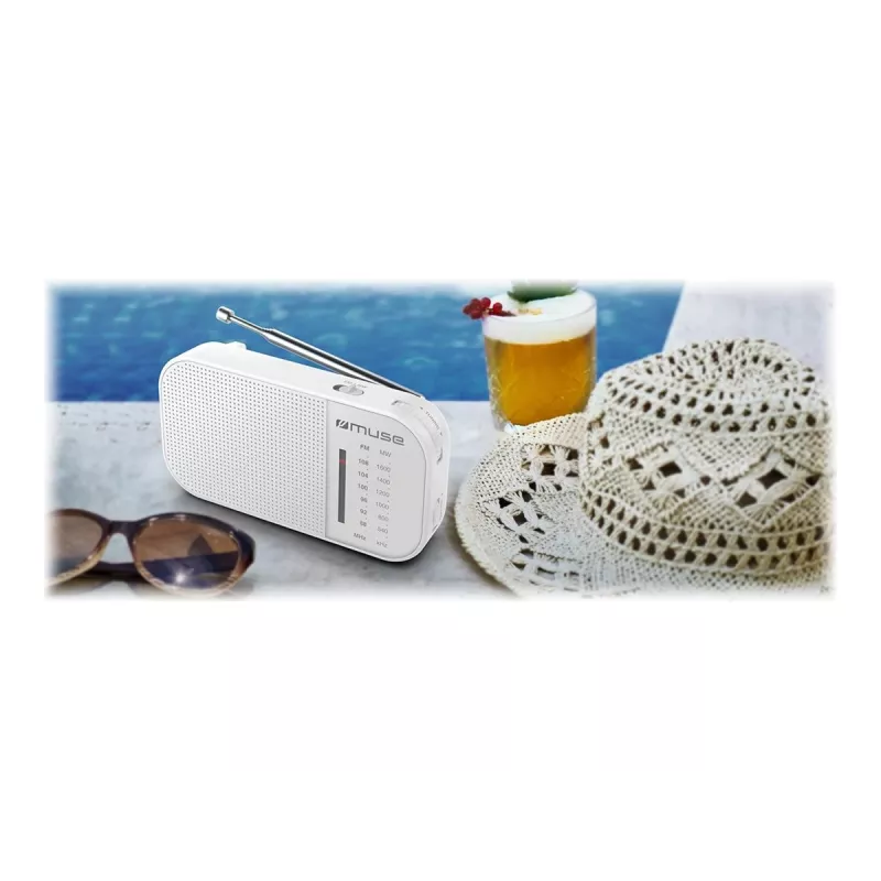 Tragbares Radio Muse M-025 RW — analoges UKW/MW, weiß, batteriebetrieben, externe Antenne