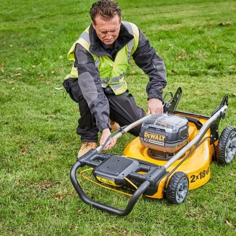 Schieberasenmäher DeWALT DCMW564P2-QW
