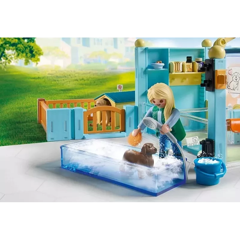 PLAYMOBIL Spielfigur My Life 71742 Tierhotel mit Figuren – Spielset mit Hotelbau und Tierfiguren