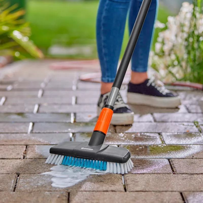 Gardena | Cleansystem Waschbürste für größere, kratzfeste Oberflächen, Hart | 18816-20
