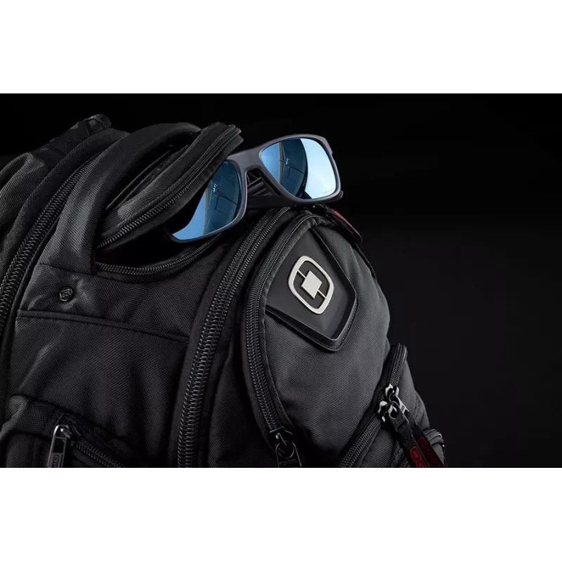 OGIO Rucksack RENEGADE RSS BLACK PINDOT P/N: 111071_317