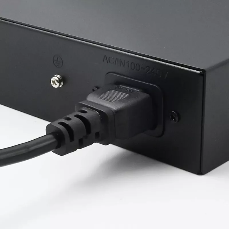 Netzwerk-Switch QOLTEC Gigabit Ethernet PoE 24xRJ45 2xSFP