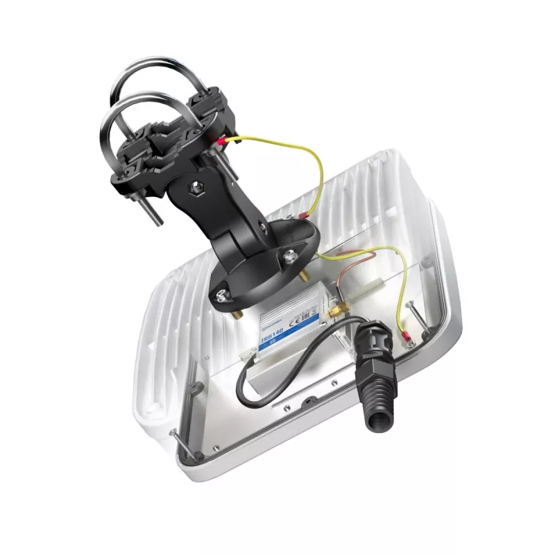 Richtantenne QuWireless QuMax — gerichtete PoE/LAN-Antenne 0,694–2,7 GHz, bis zu 6 dBi, weiß