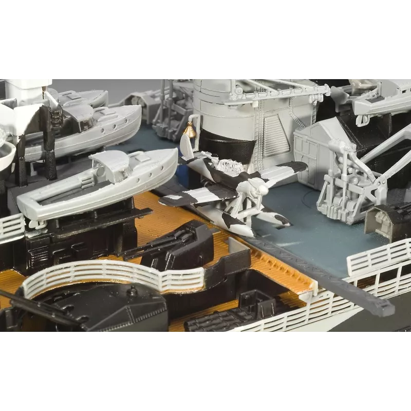 Plastikmodellschiff REVELL Tirpitz Maßstab 1:350