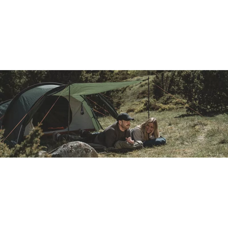 Tunnelzelt Easy Camp Pasvik 4 — 4-Personen, Hartgestell, 3 m wasserdichtes Überzelt, Aluminiumgestänge, dunkelgrün, 2350×4050×1200 mm
