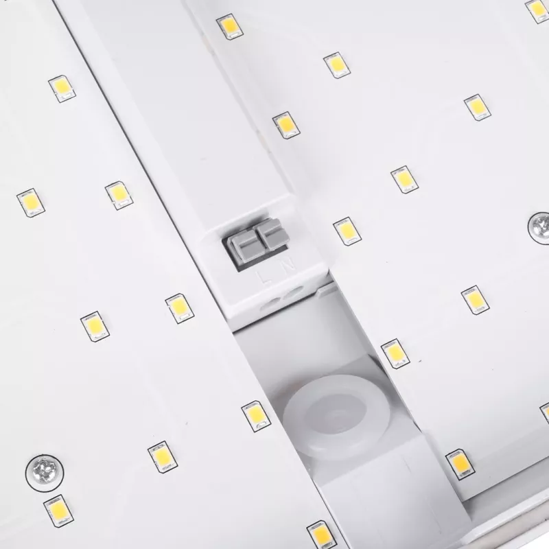 LED-Tischleuchte MACLEAN MCE292W mit Bewegungssensor, 950 lm, weiß