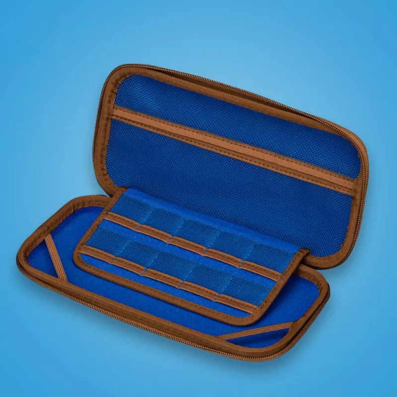 Trageetui FR-TEC One Piece Bag Chibi Nintendo Switch Blau Braun Weiß
