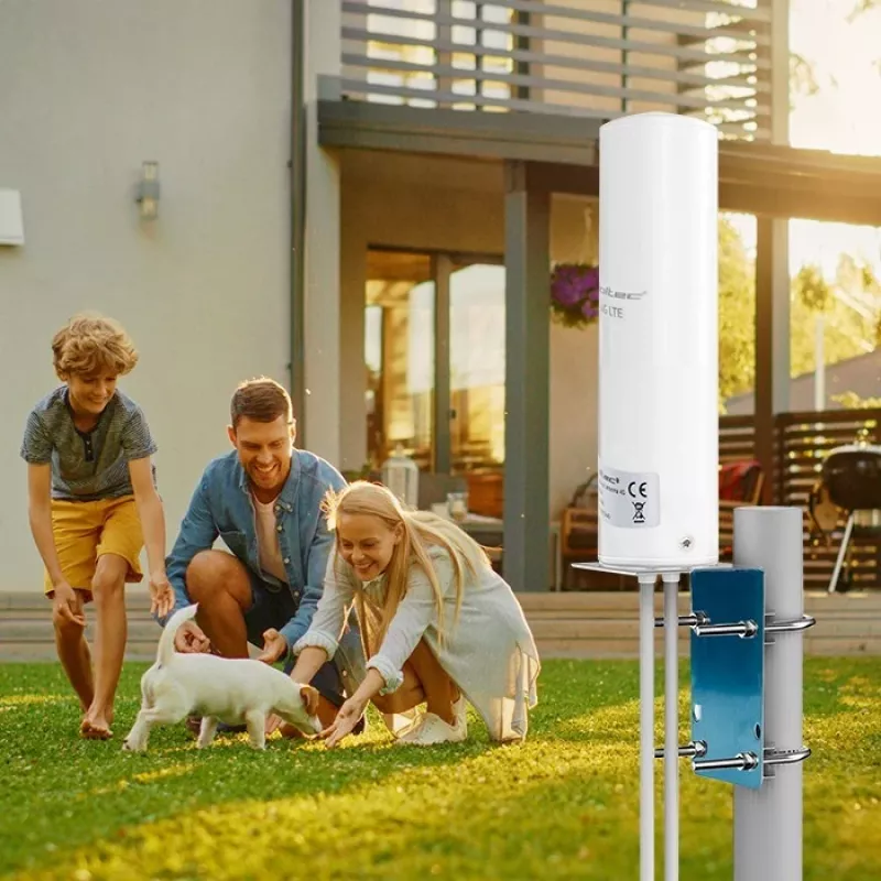 Outdoor omnidirectional 4G LTE antenna QOLTEC 57044, 5 dBi, 600–2700 MHz, 50 W, 50 Ω, weißes Kupfergehäuse