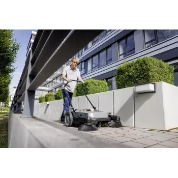 Karcher AG KM 70/20 C 2SB Kehrmaschine, 22 kg, manuell