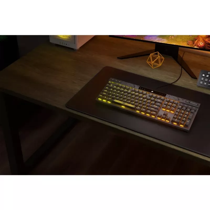 Corsair K70 MAX Tastatur Gaming USB Deutsch Schwarz