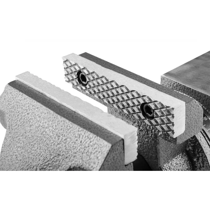 Schwenkbarer Schlosser-Schraubstock NEO tools 100 mm 360° – Werkbankschraubstock für Schlosserei, Modell 35-030