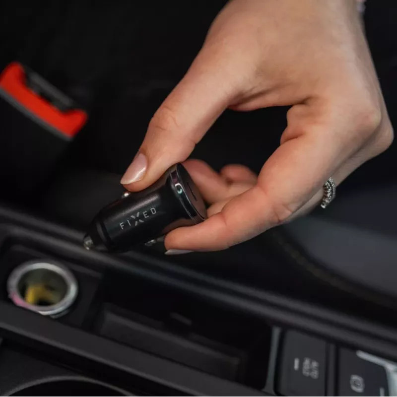Auto USB-C Ladegerät FIXED FIXCC30N-C-BK 30W, festes Kabel, Einzelport-Schnellladung für 12V Fahrzeugsteckdose