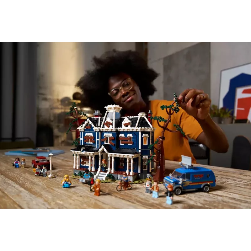 LEGO ICONS 11370 Stranger Things: The Creel House
