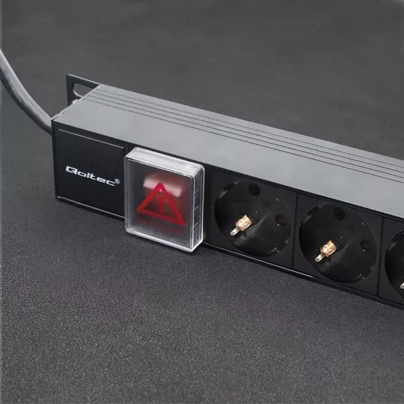 Qoltec Aluminium-PDU für RACK | 16A | 16 x Schuko | Vertikal | 1,8 m