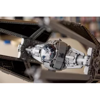 LEGO Star Wars TIE-Abfangjäger Modell 75382 — detaillierter Sternenjäger-Bausatz, 1931 Teile, 18+