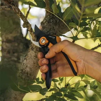 Fiskars Plus SmartFit P541 Garten-Bypass-Schere Schwarz, Orange