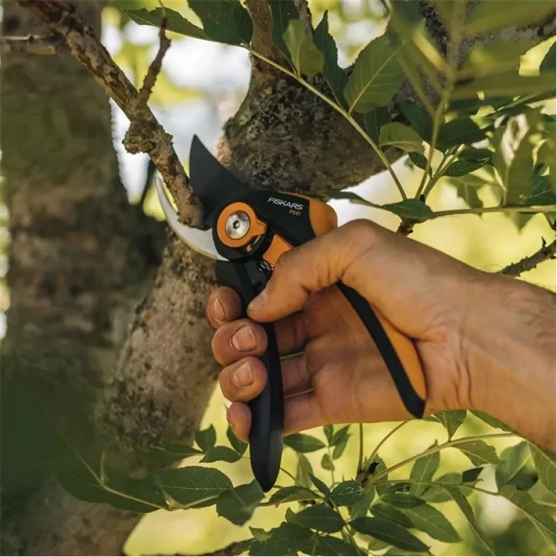 Fiskars Plus SmartFit P541 Garten-Bypass-Schere Schwarz, Orange